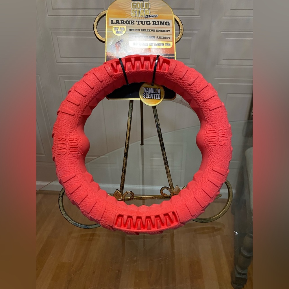 - Gold Star Large Tug Ring - Red
